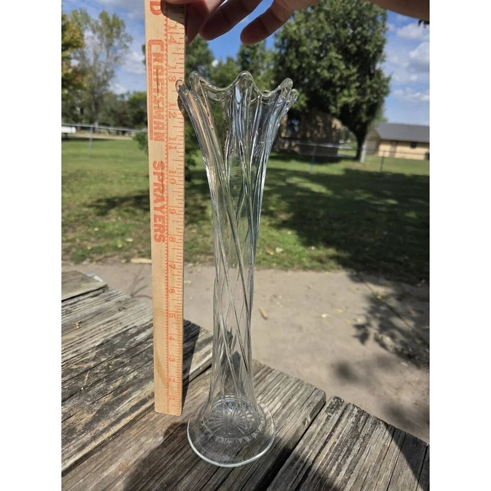 Twisted Ribbed Swung Spiral Vase‎ Clear Glass 13
